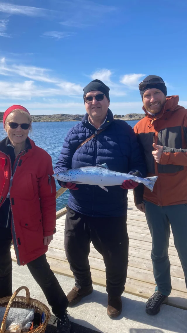 Finaste gåvan man kan ge och få är tid tillsammans. Idag hade vi förmånen att ta in vår vän och fiskeguide Jonas Nilsson som delade med sig av sin kunskap och passion för öringen. Förutom grundläggande artkännedom bjöds vi på enkla knutar, kastteknik och fika såklart. Tack för att ni kom och varmt välkomna åter. Skit fiske på er 🎣

#öringsakademien #öringsfiske #havsöringsfiske